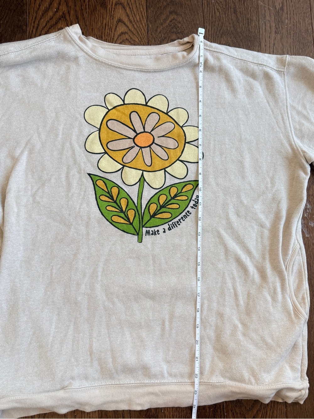 Natural Life Floral Graphic Fleece Crewneck Sweatshirt Small Beige - Picture 8 of 9